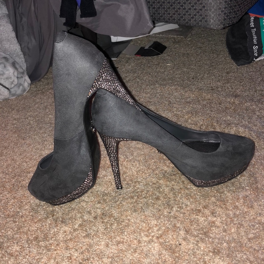 Vera Wang heels